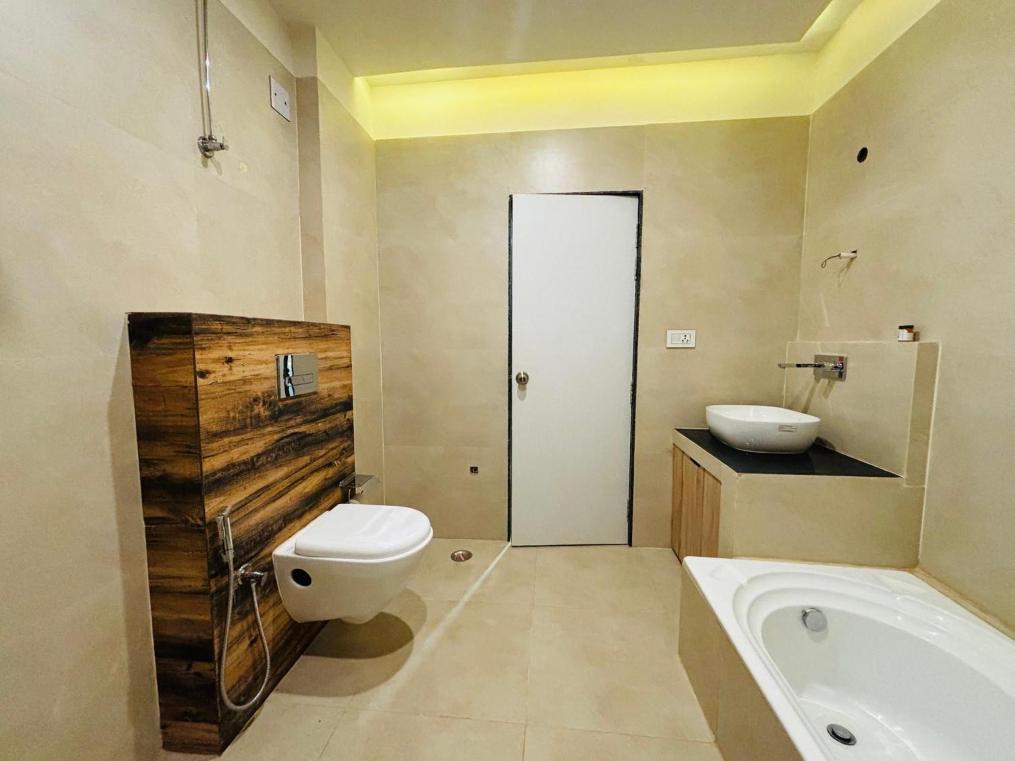 The Lavish Stay Varanasi Exterior photo